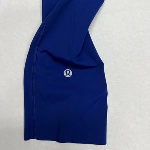 Lulu lemon leggings, capris, blue, size 6.
